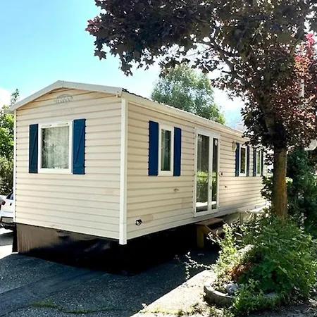4 Holiday home *