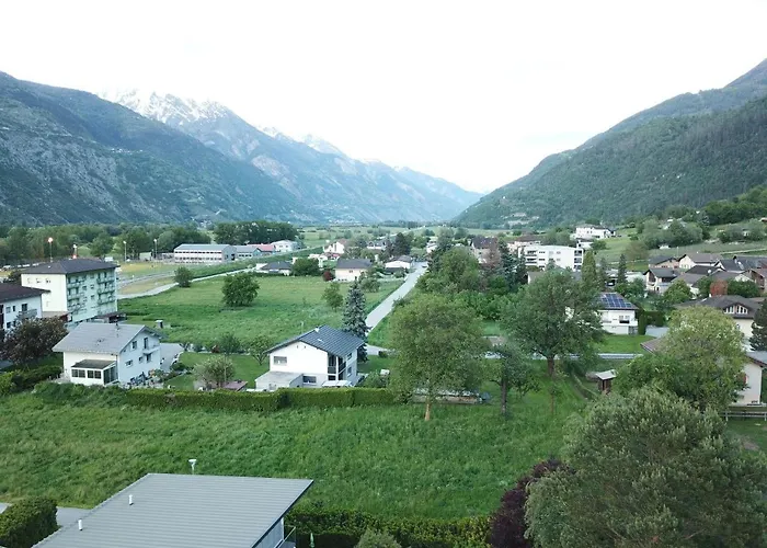 4 Hébergement de vacances *